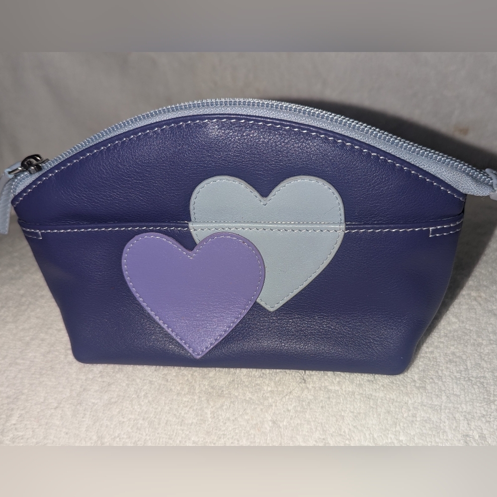 iIi New York double heart cosmetic case.